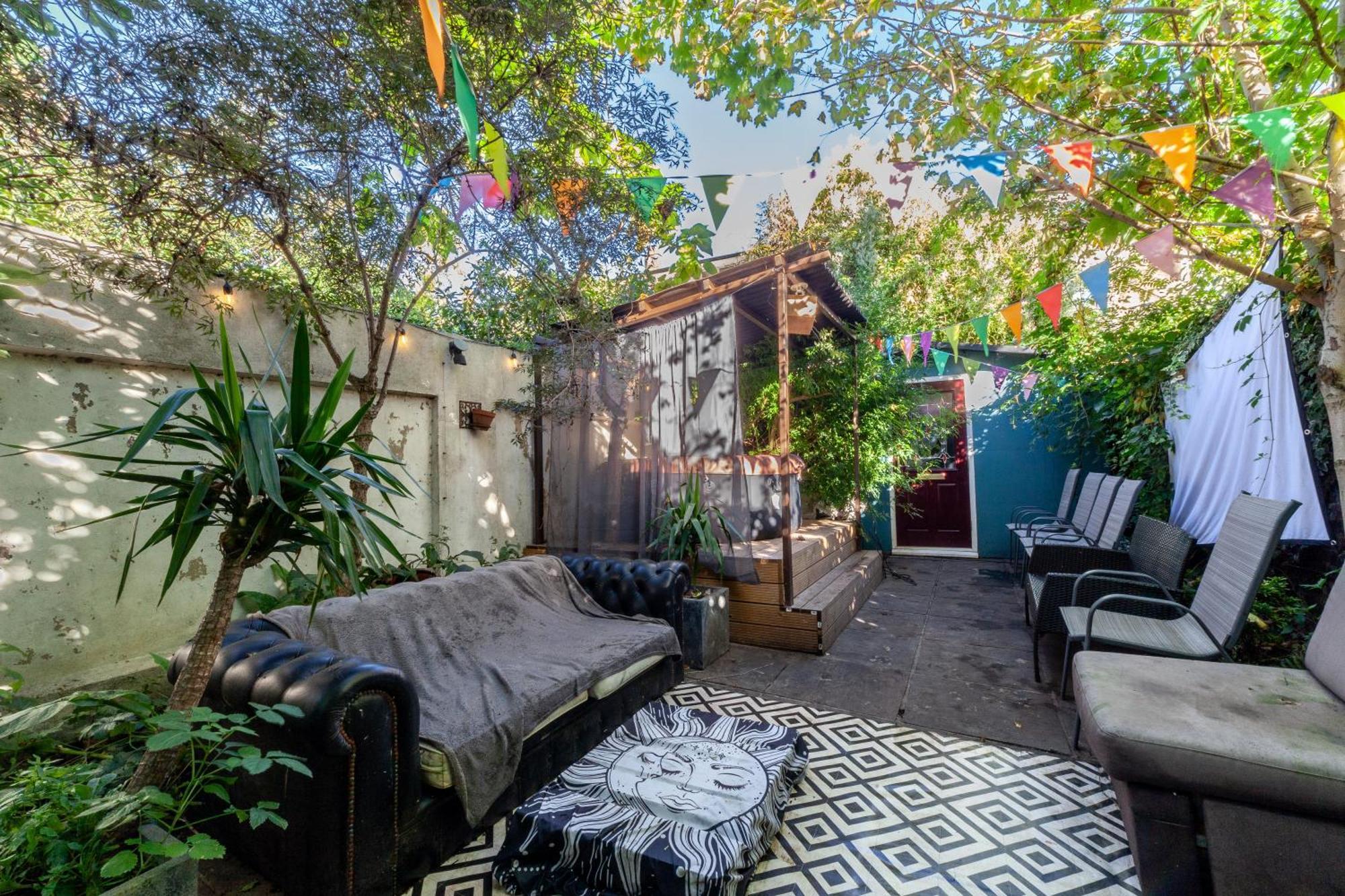 Double Room W/Projector & Garden Hot Tub London Ngoại thất bức ảnh