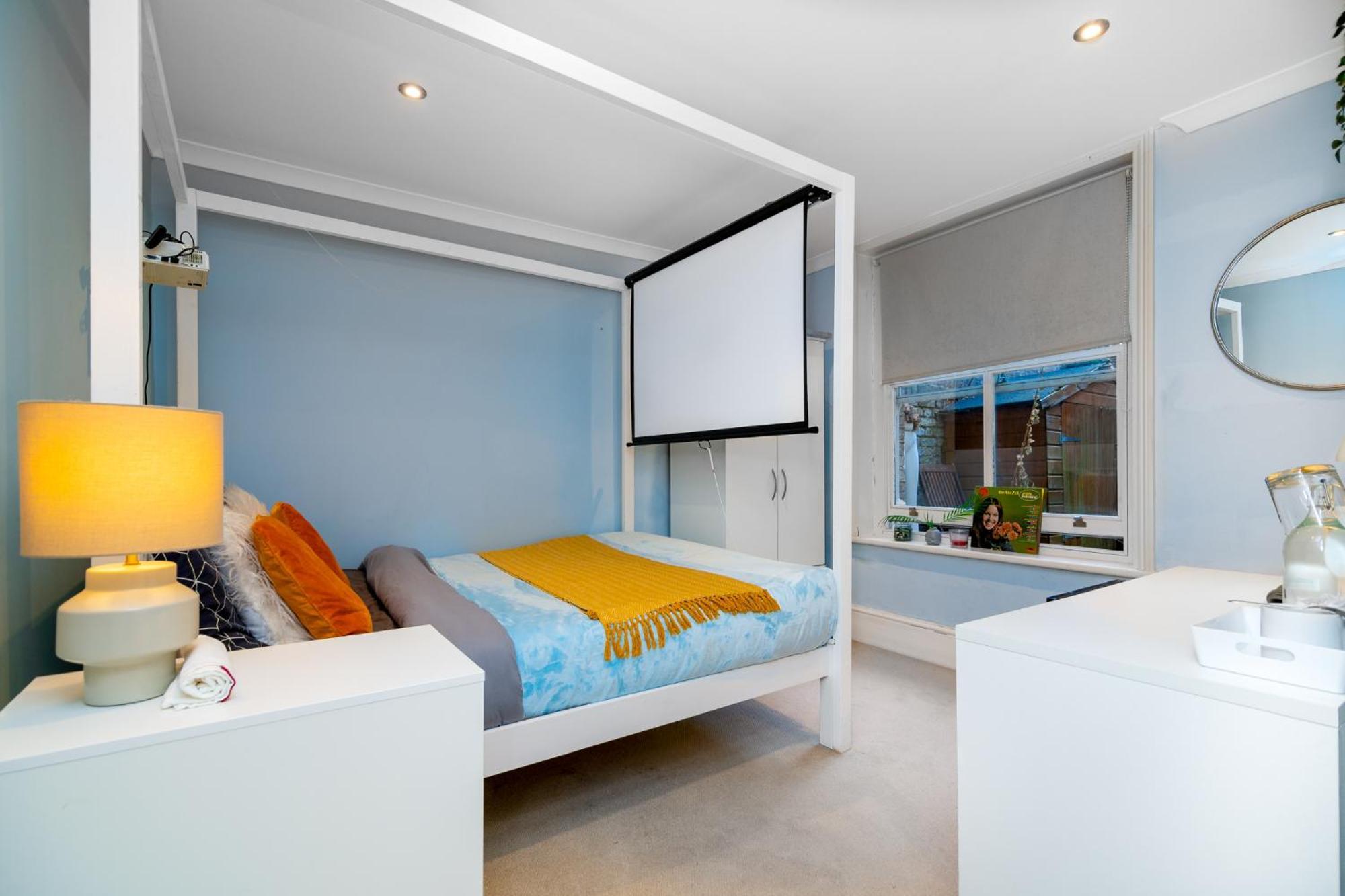 Double Room W/Projector & Garden Hot Tub London Ngoại thất bức ảnh